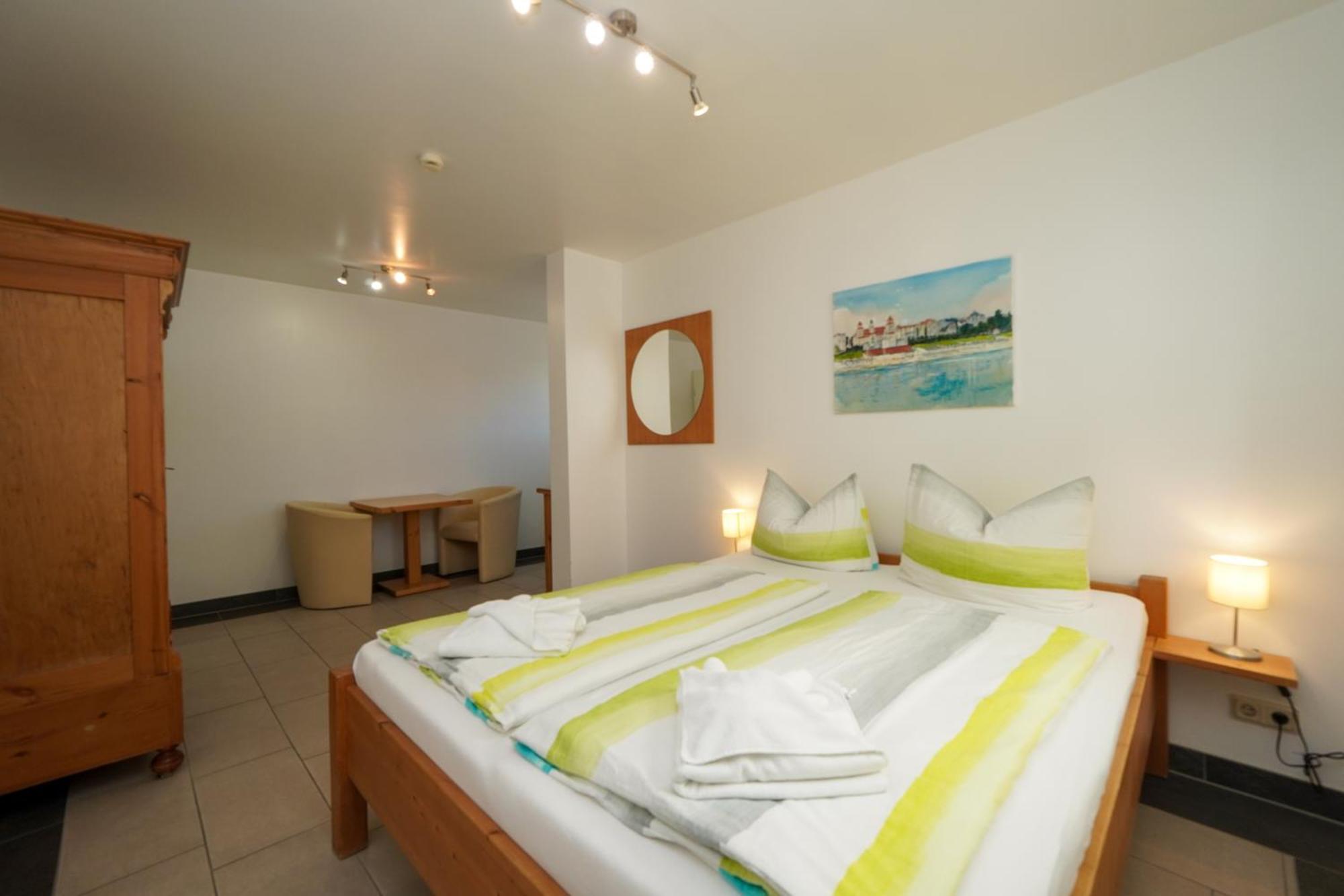 Pension Middel Binz Bagian luar foto